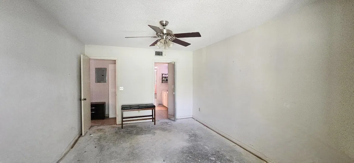 Unit 613 photo 4