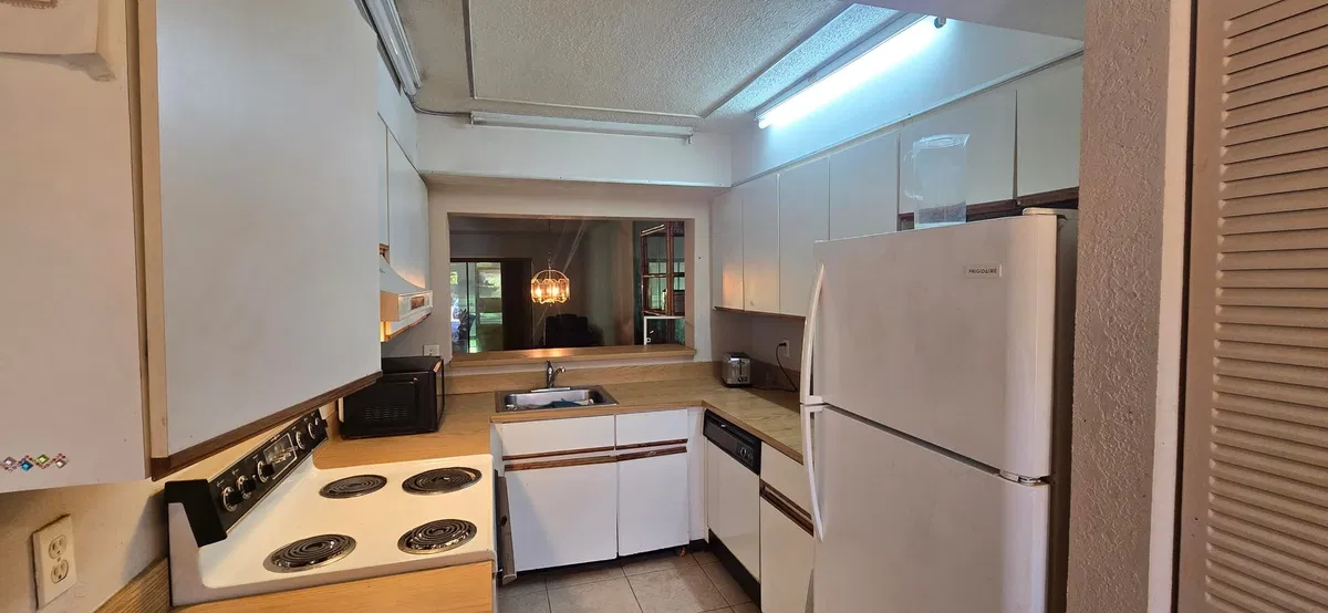 Unit 613 photo 7