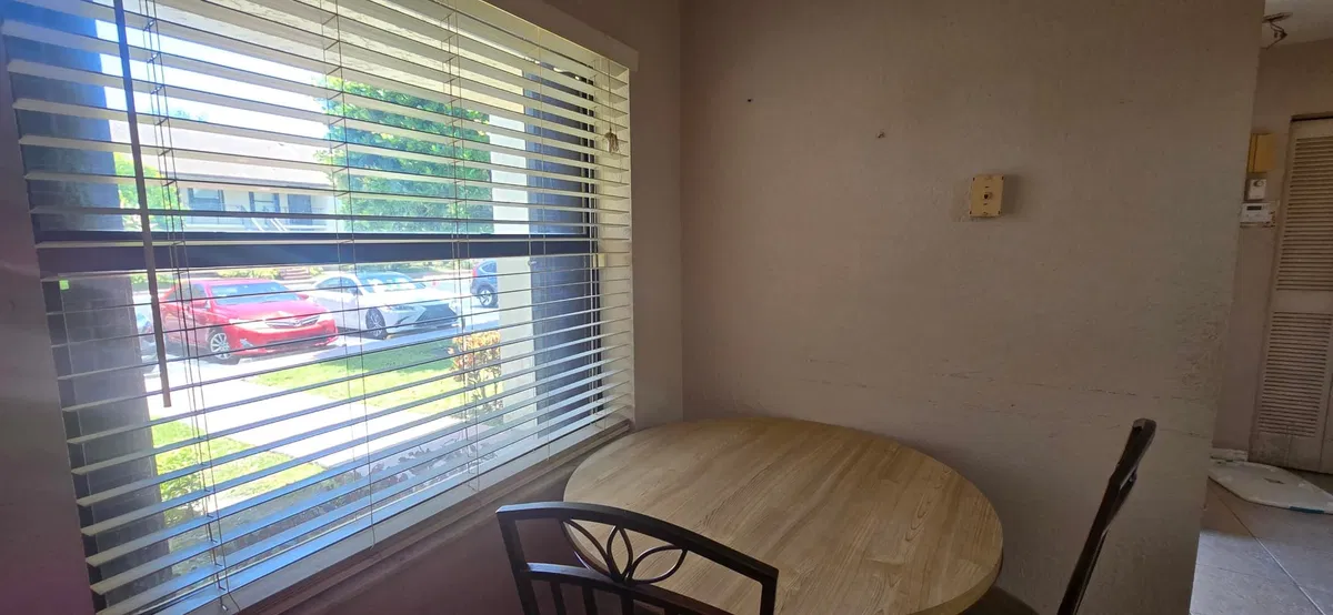 Unit 613 photo 10