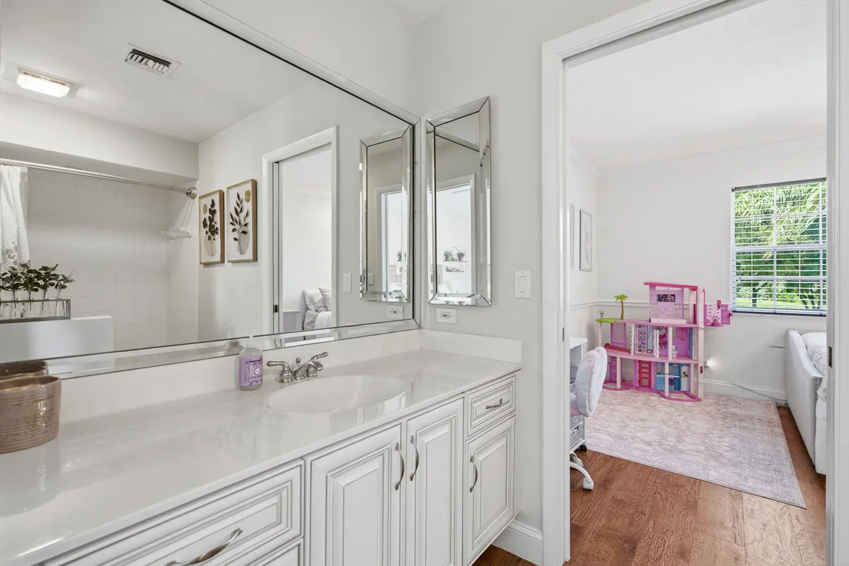 Residence photo 46