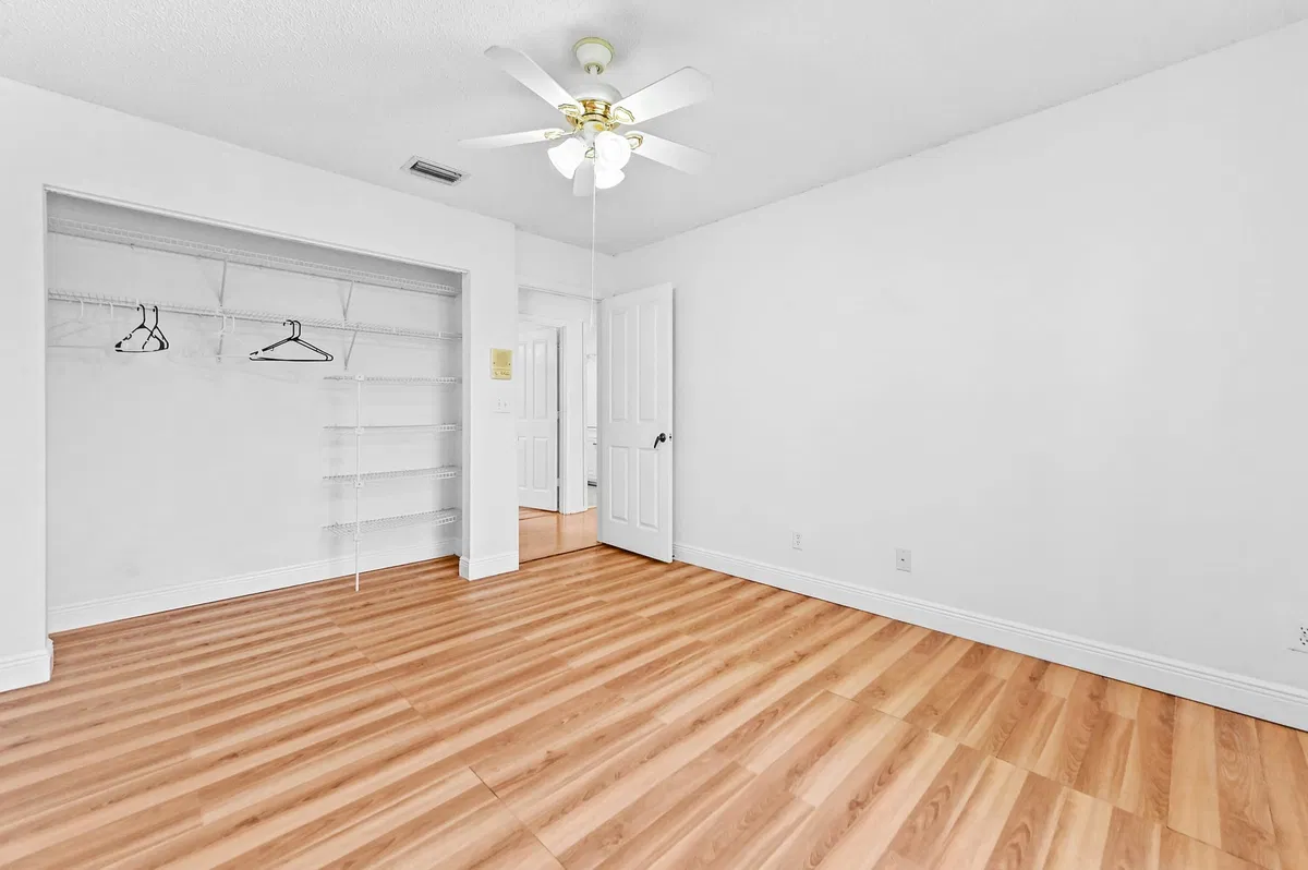 Residence photo 25