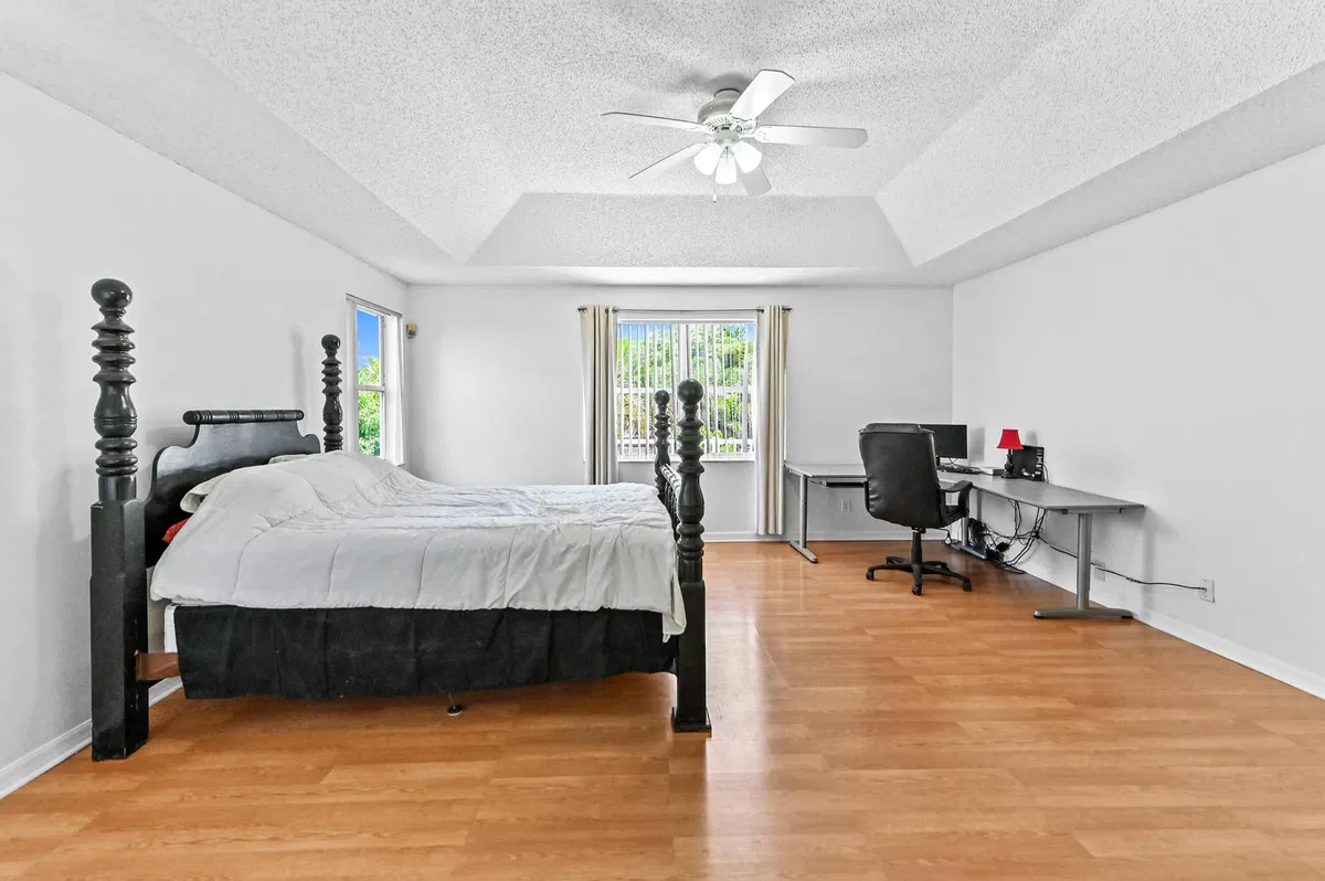 Residence photo 31