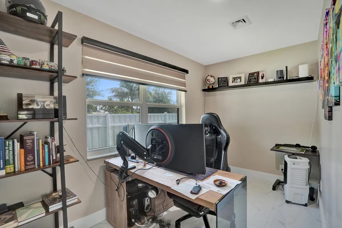 Residence photo 13