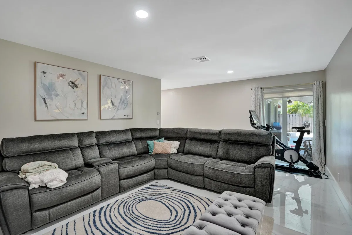 Residence photo 49