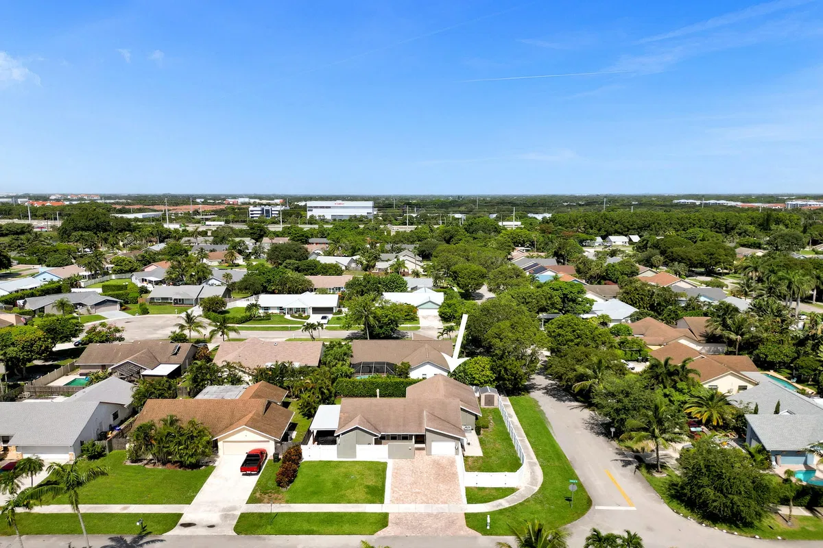 Residence photo 91