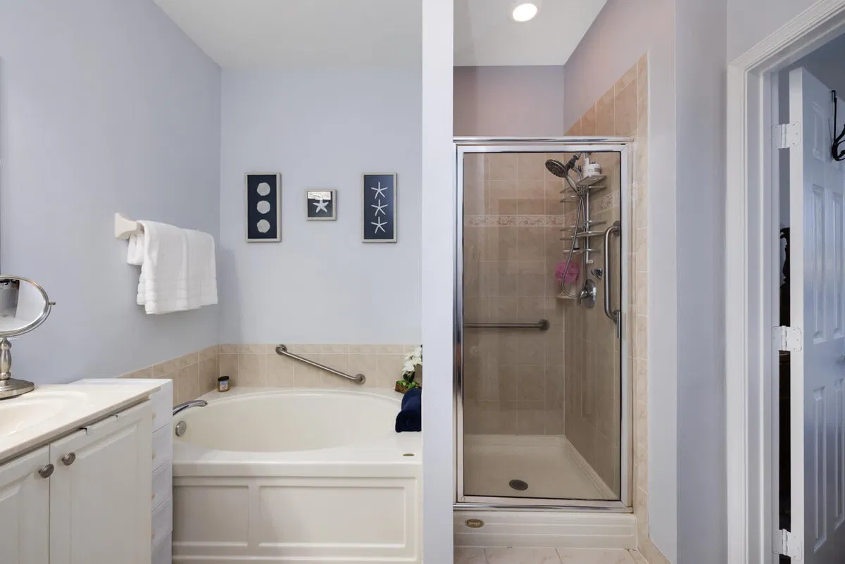 Unit 102 photo 19