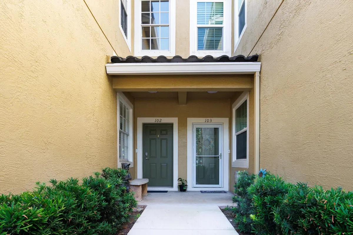 Unit 102 photo 31