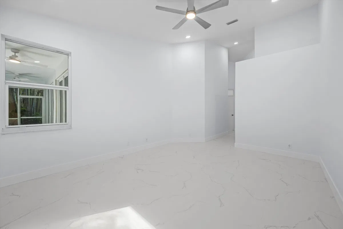 Residence photo 19