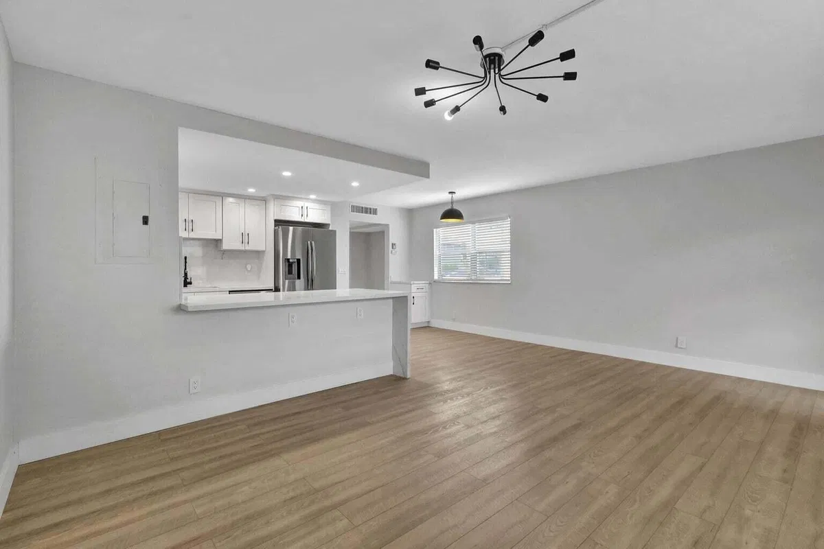 Residence photo 4