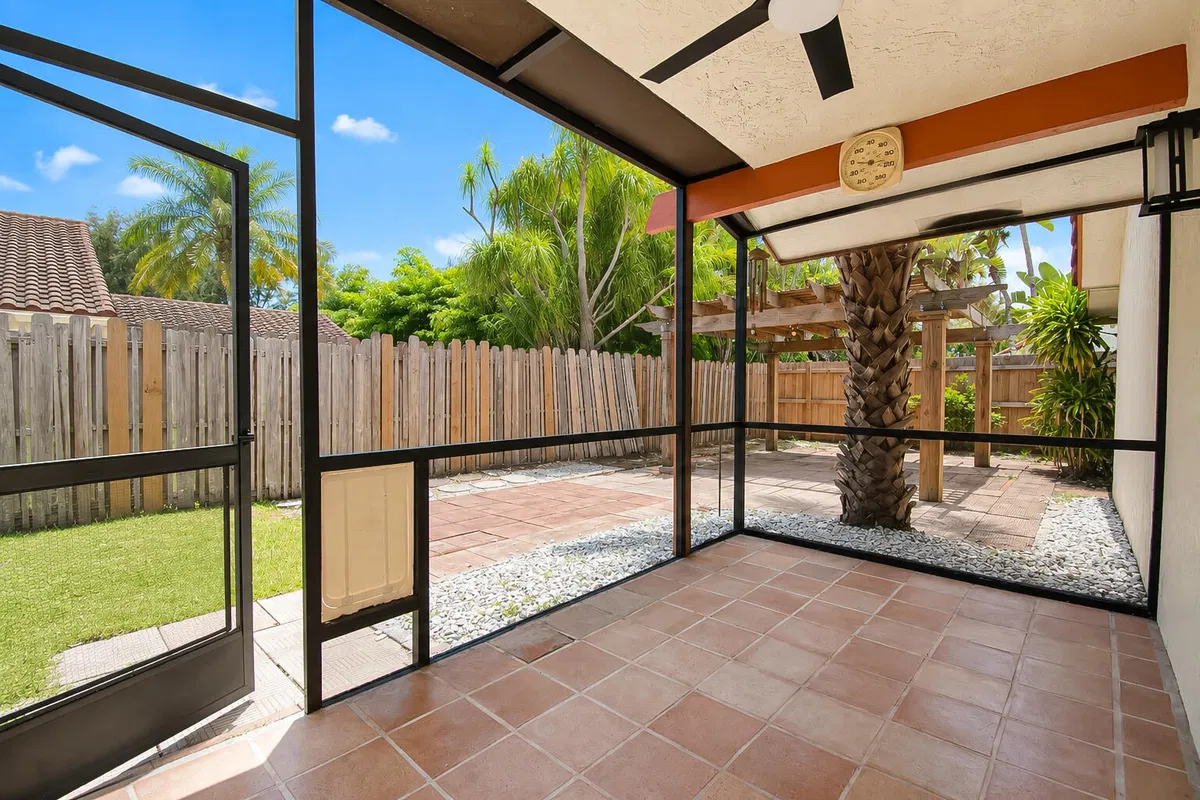 Residence photo 28