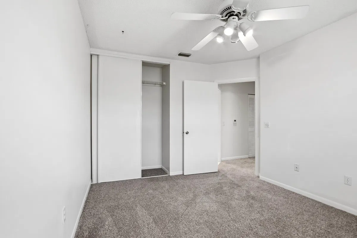 Unit c photo 22