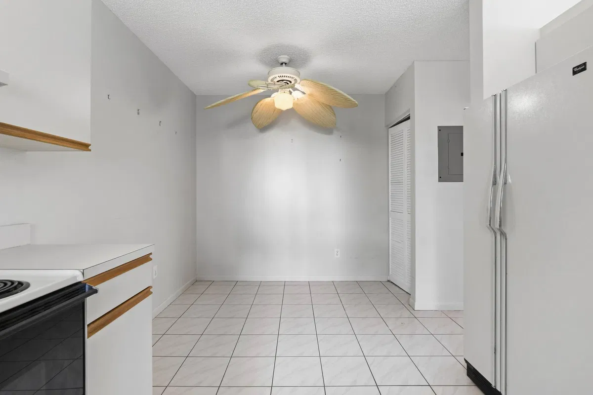 Unit c photo 25