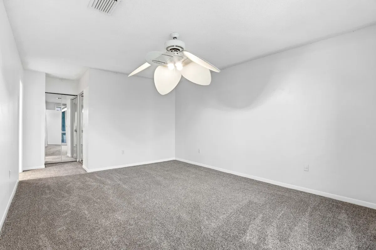 Unit c photo 28