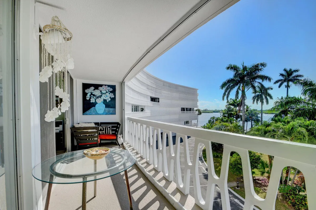 South Palm Beach Unit 403 photo 4
