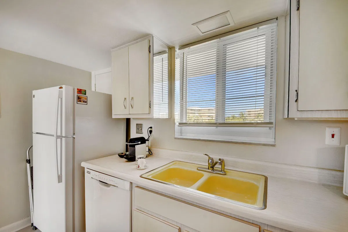 South Palm Beach Unit 403 photo 10