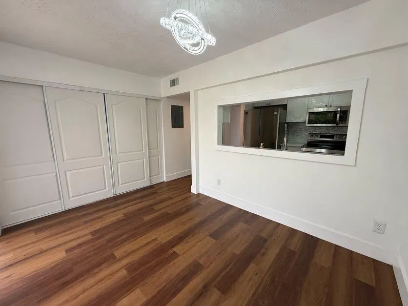  Unit B photo 7