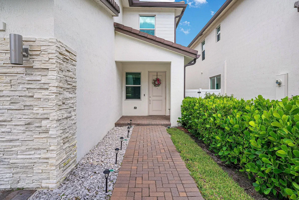 Residence photo 4