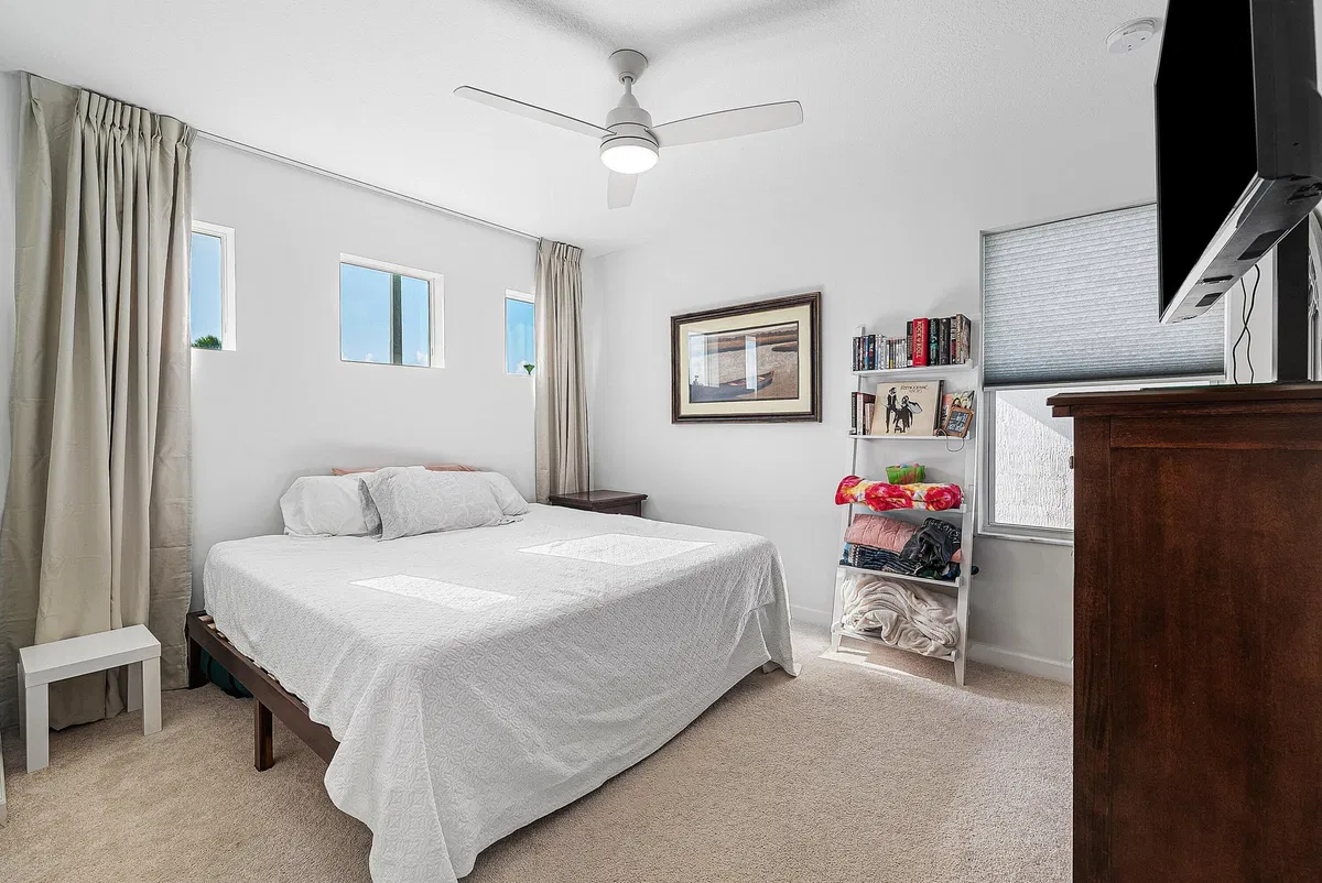 Residence photo 25
