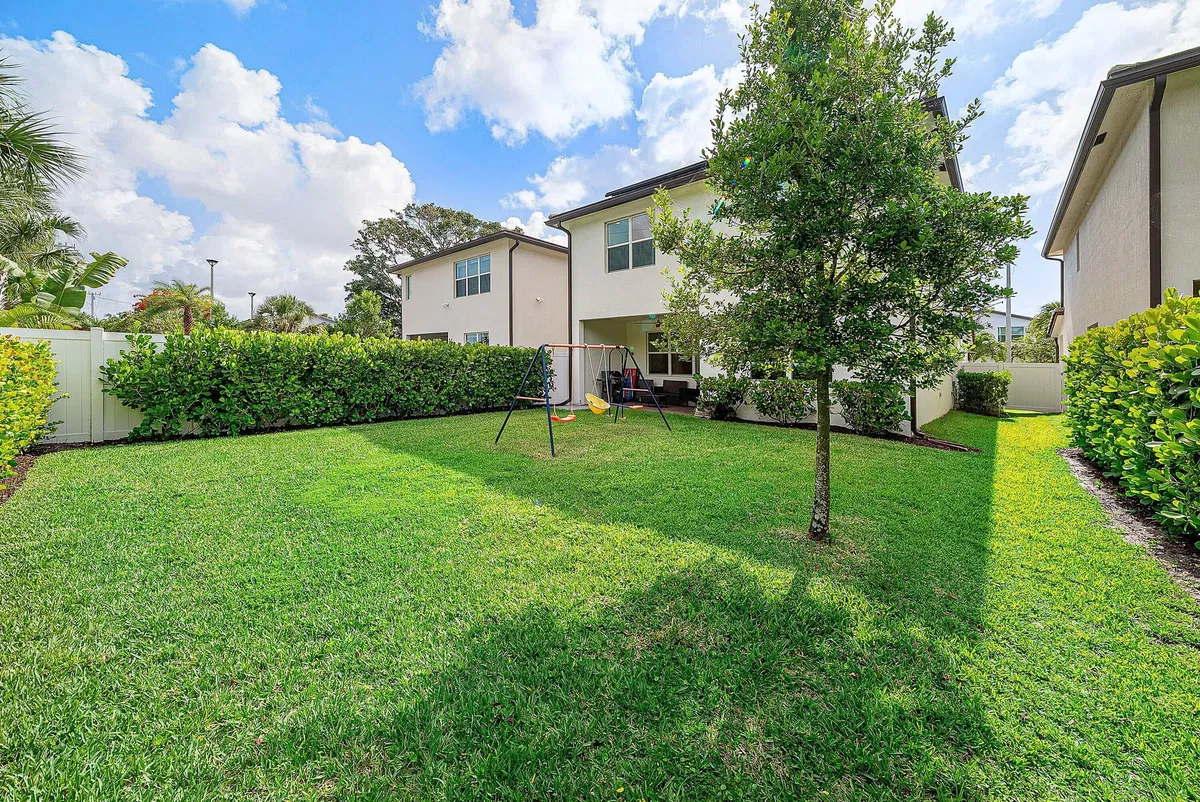 Residence photo 37
