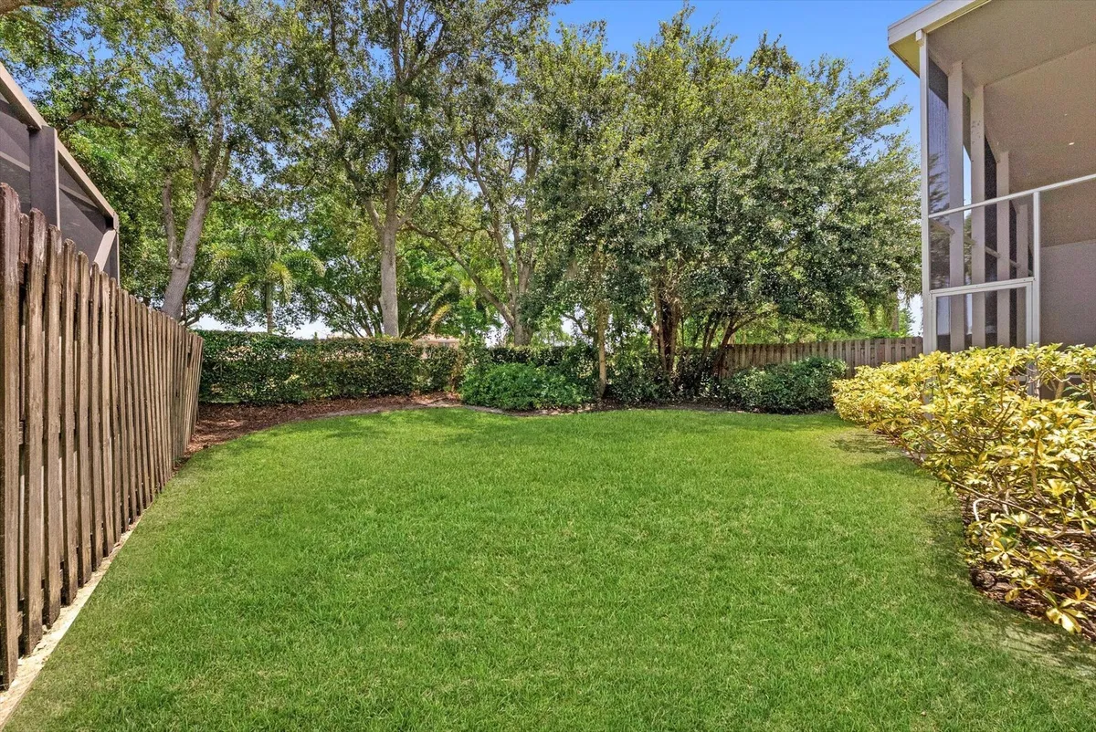 Residence photo 43
