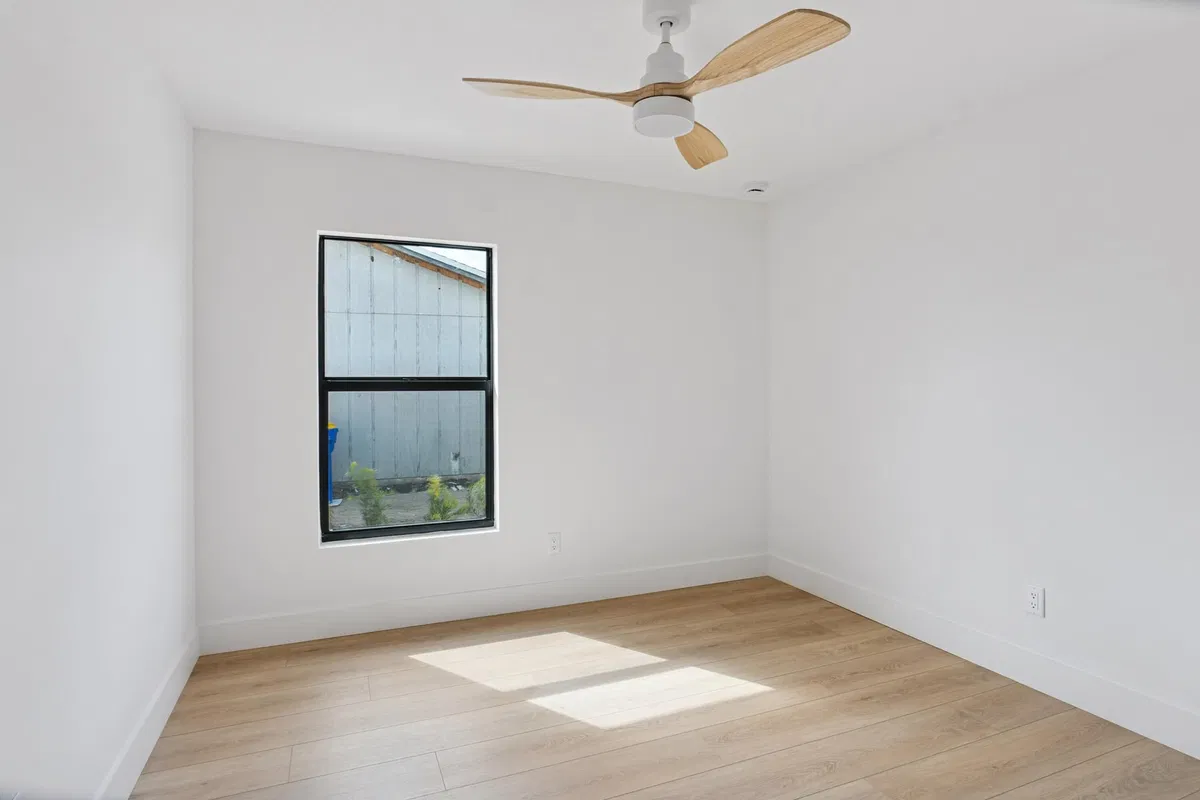 Residence photo 16