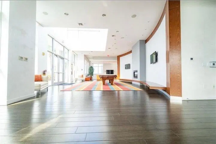 The Edge Unit 808 photo 22