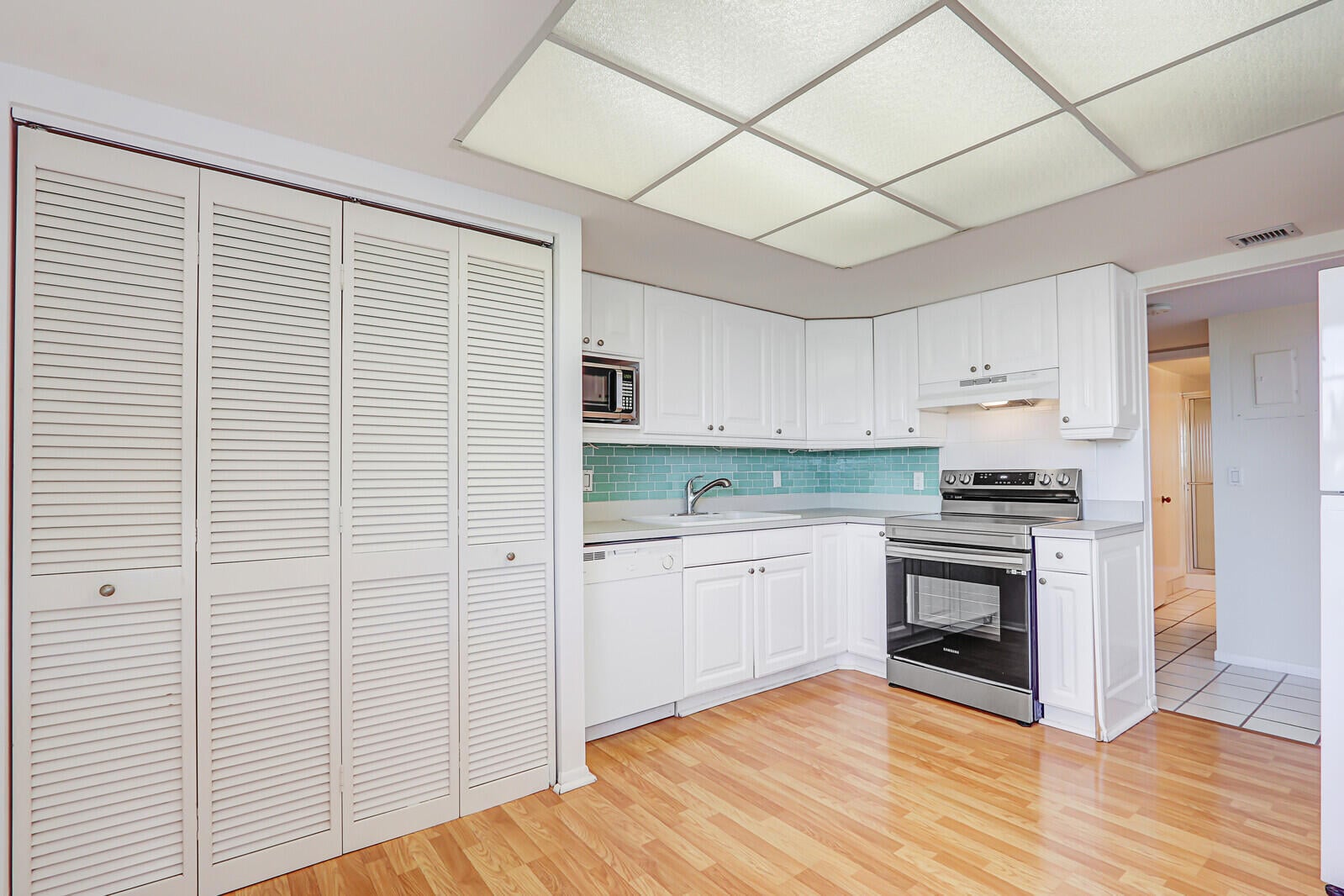 Unit 224 photo 13