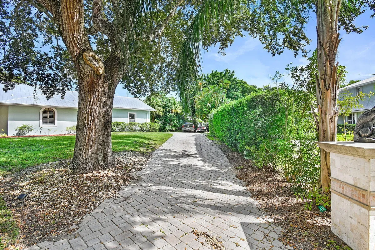 Residence photo 4