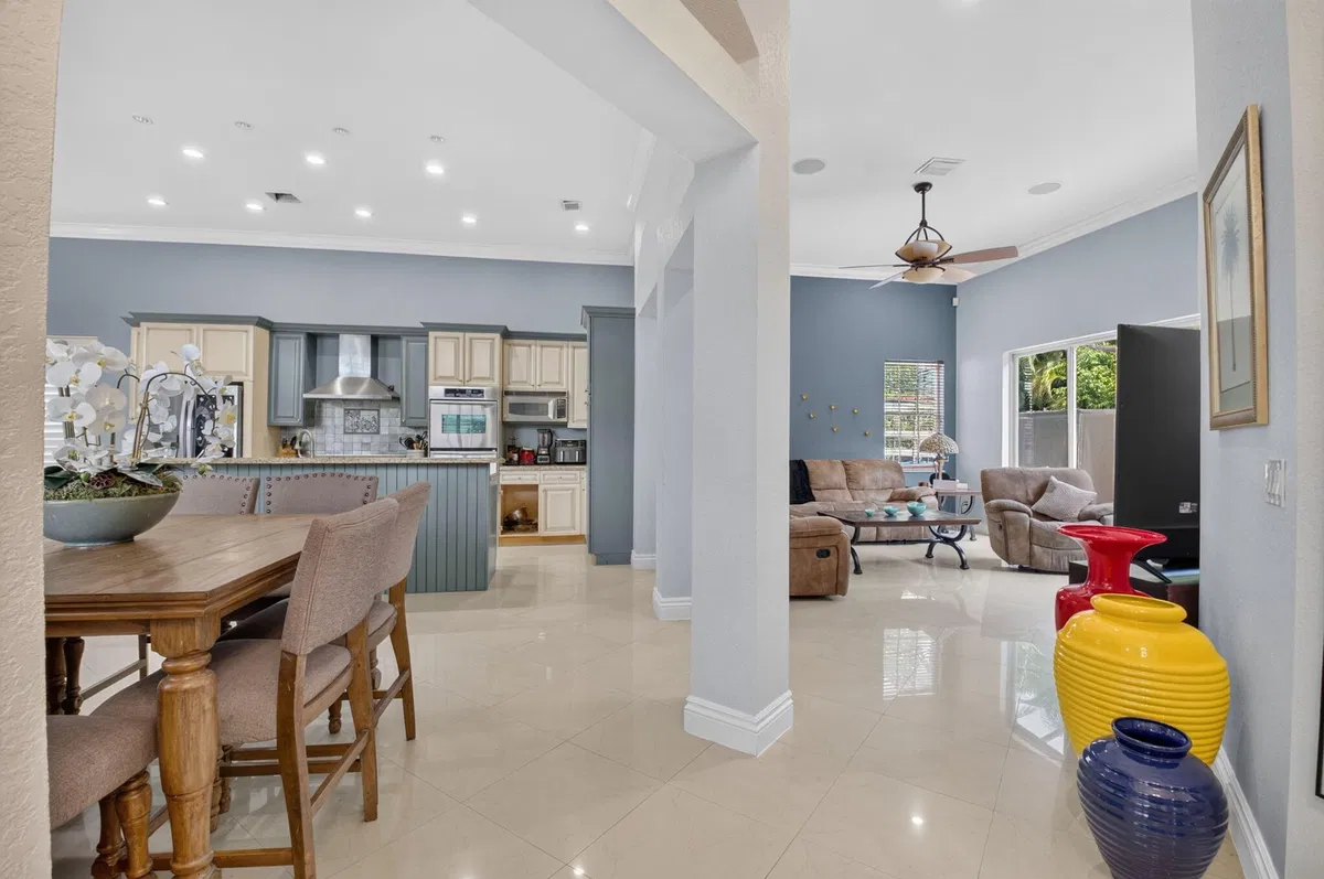 Residence photo 31