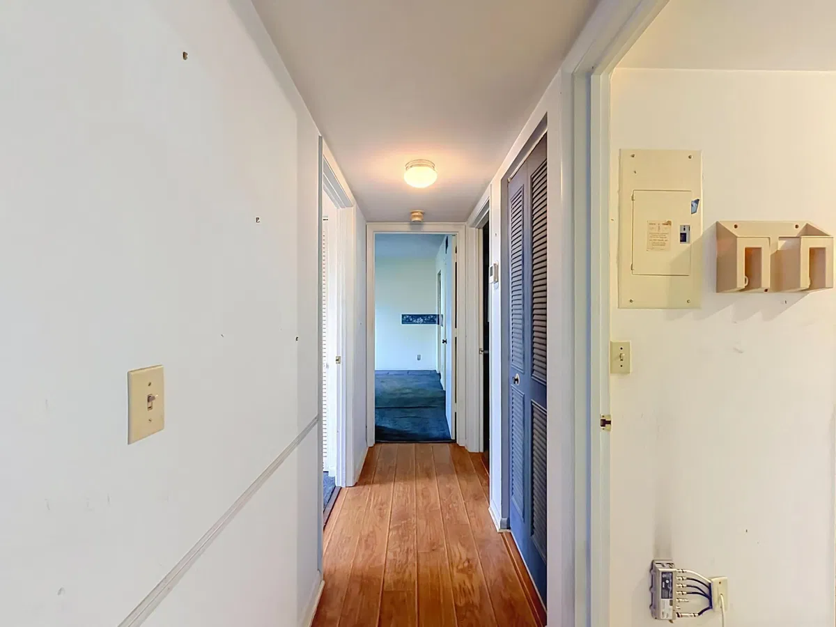 Unit E1 photo 31