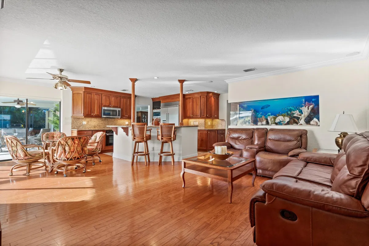 Residence photo 52
