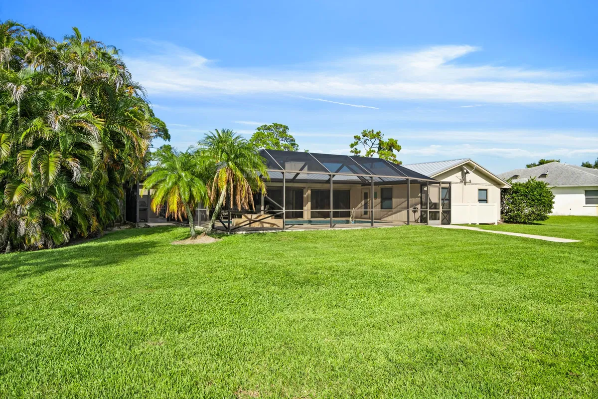 Residence photo 76