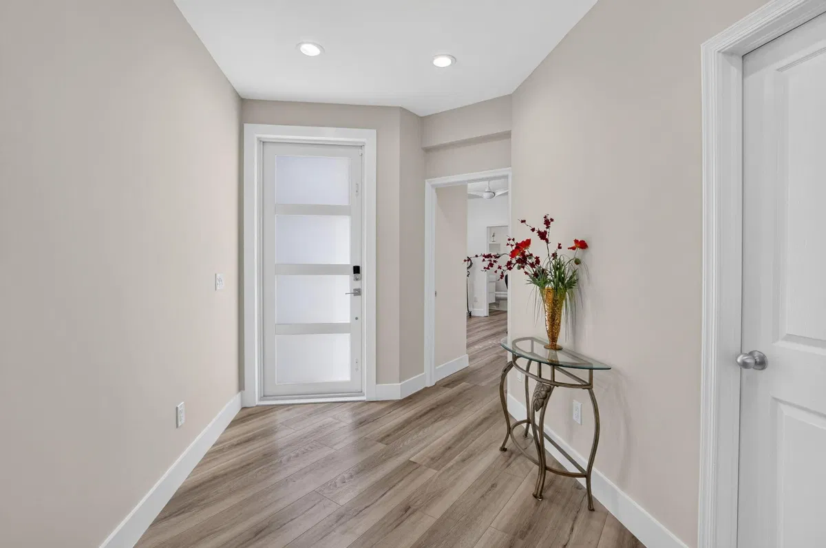 Residence photo 4
