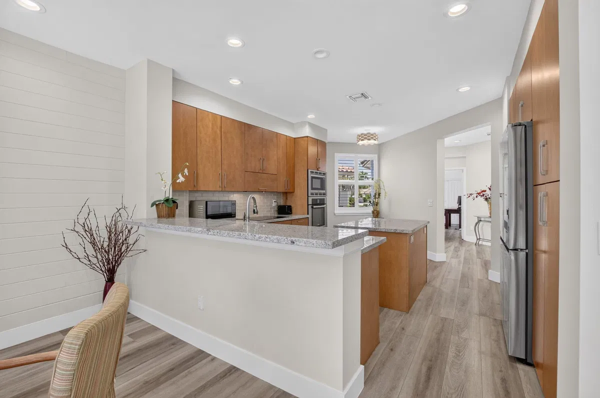 Residence photo 16