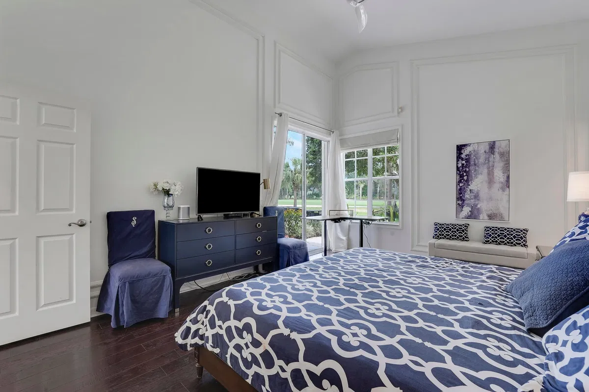 Eastpointe Country Club Residence photo 19