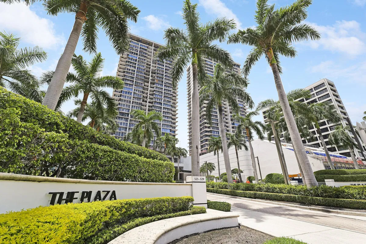 The Plaza of The Palm Beaches Unit 24E photo 22