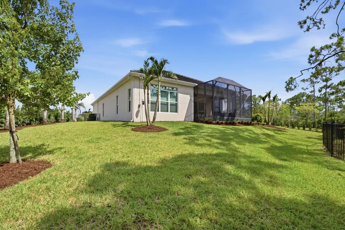 Residence photo 25