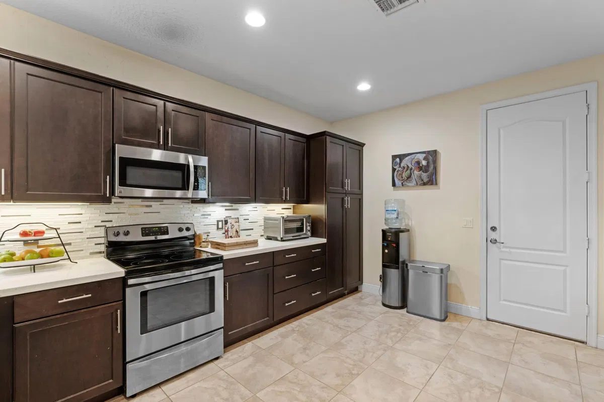 Residence photo 10