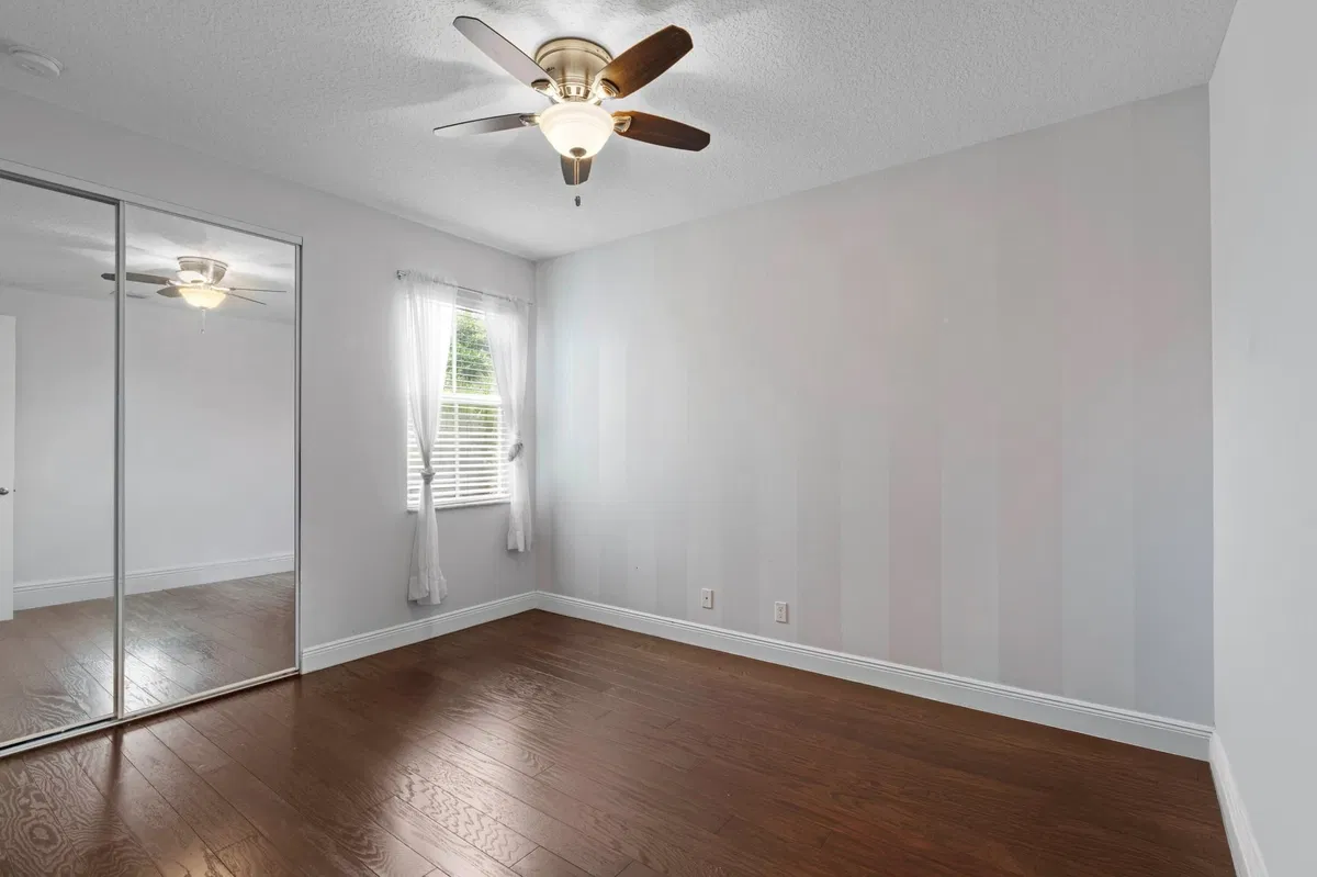 Residence photo 19