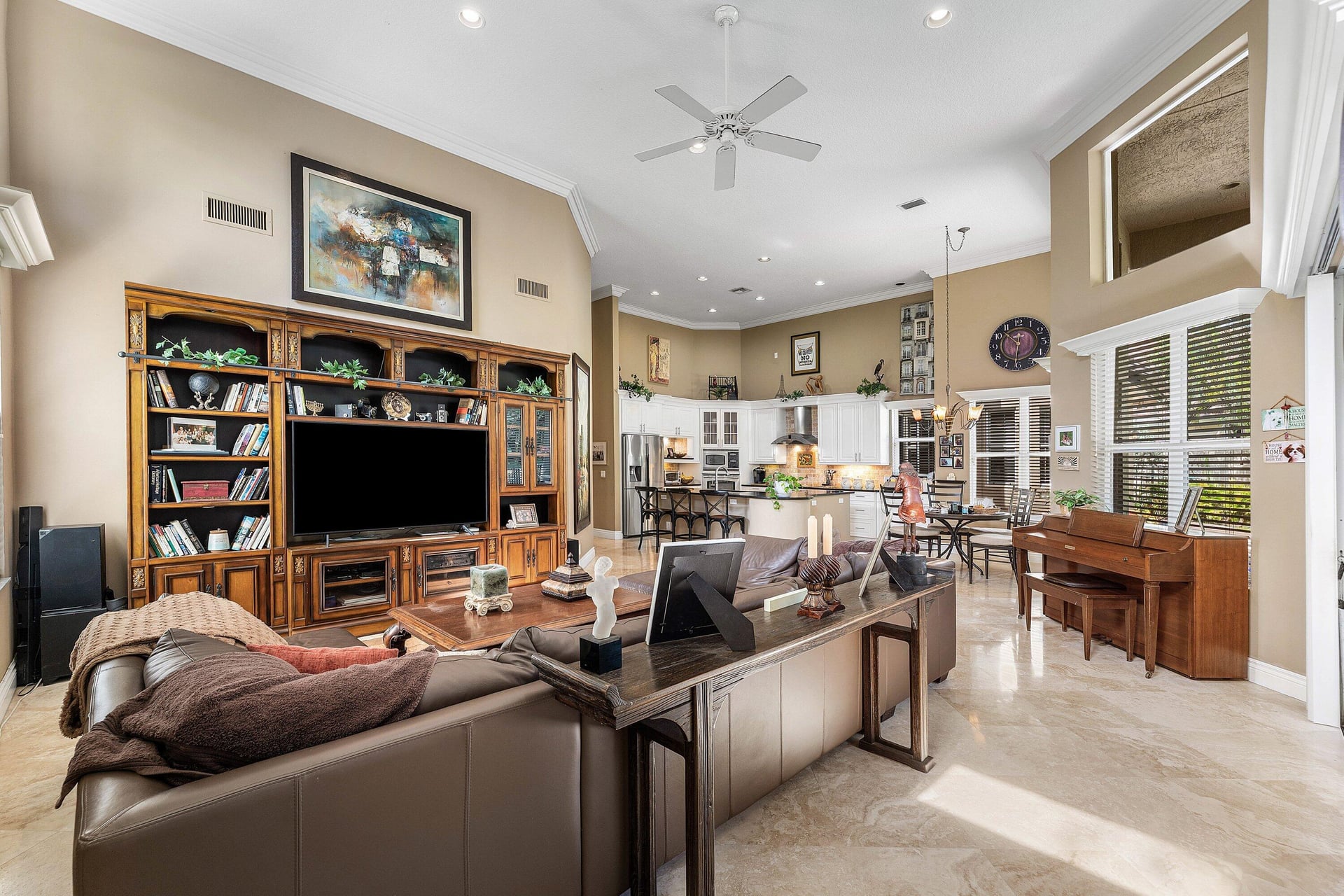 Seasons Residence photo 13