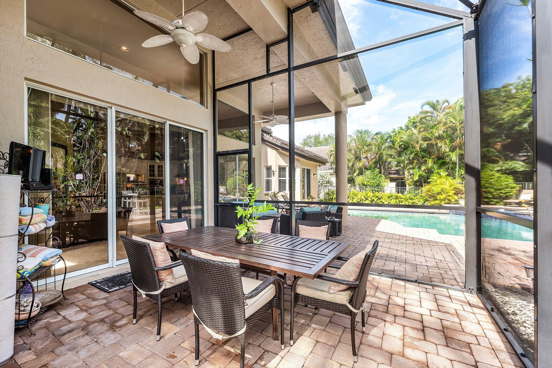 Seasons Residence photo 28