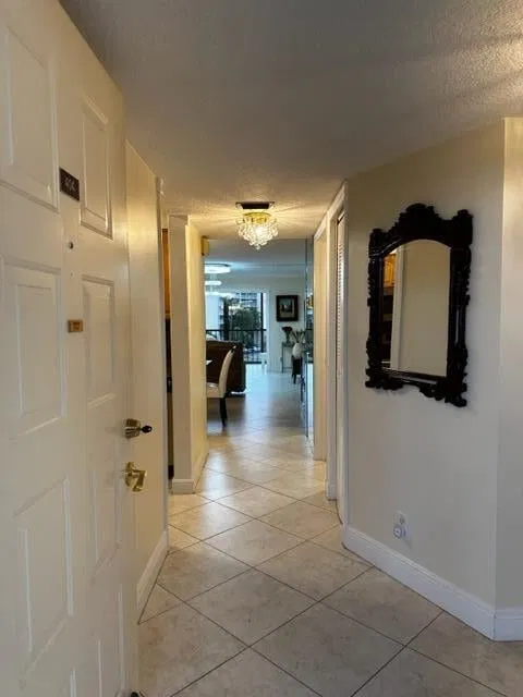 Unit 404 photo 7