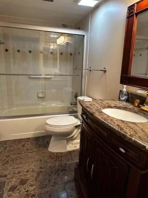 Unit 404 photo 25