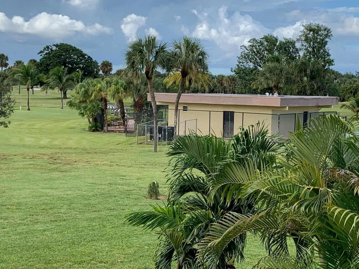 Unit 208 photo 31