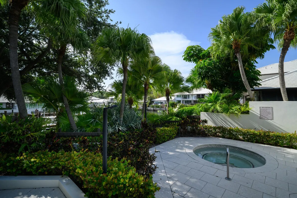 Residence photo 46