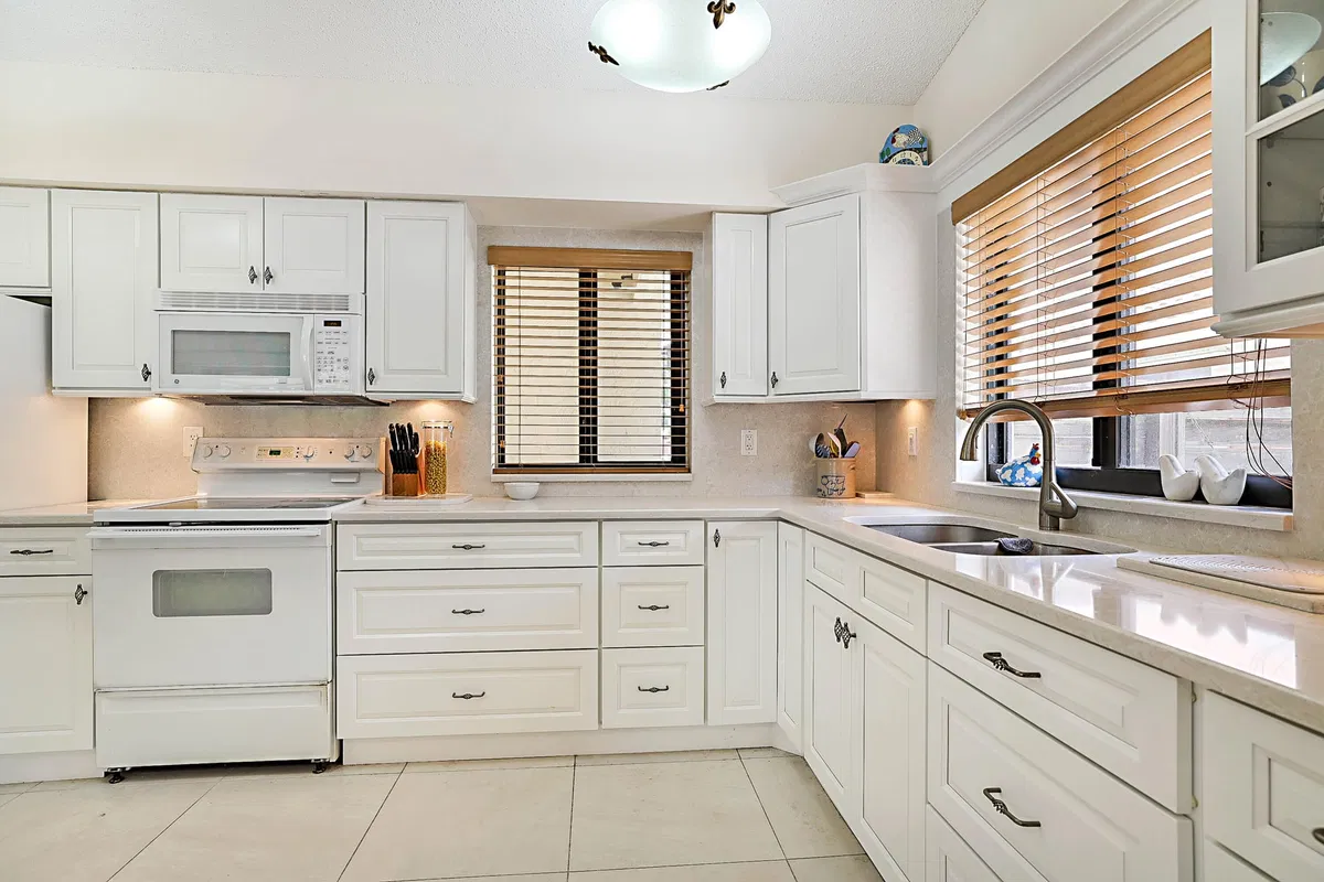 Residence photo 16