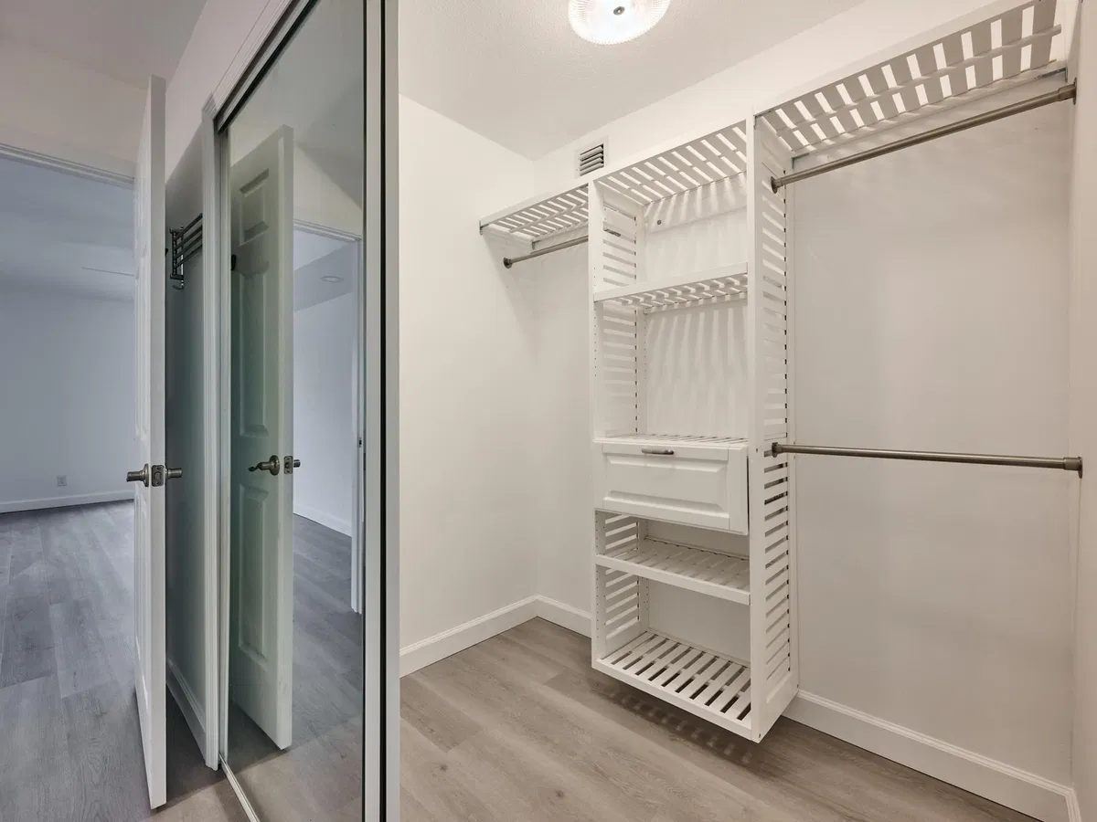 Unit 306 photo 25