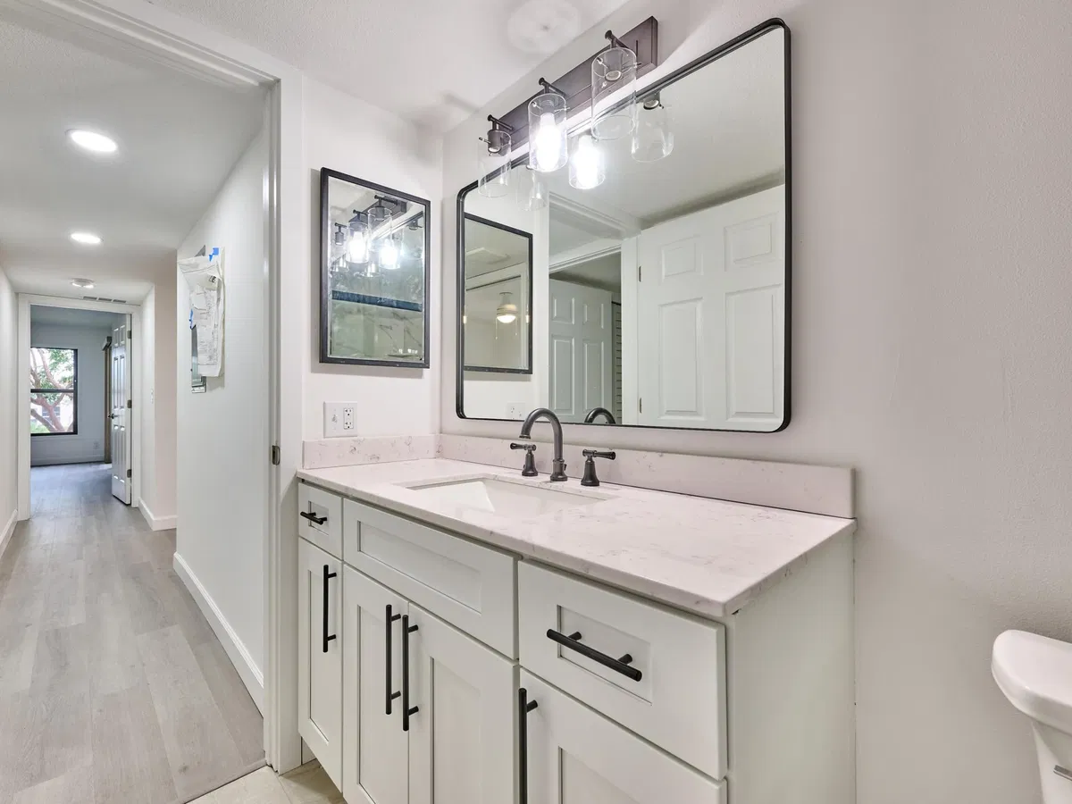Unit 306 photo 28
