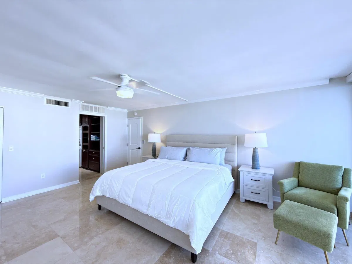 Barclay Condo Unit 822 photo 13
