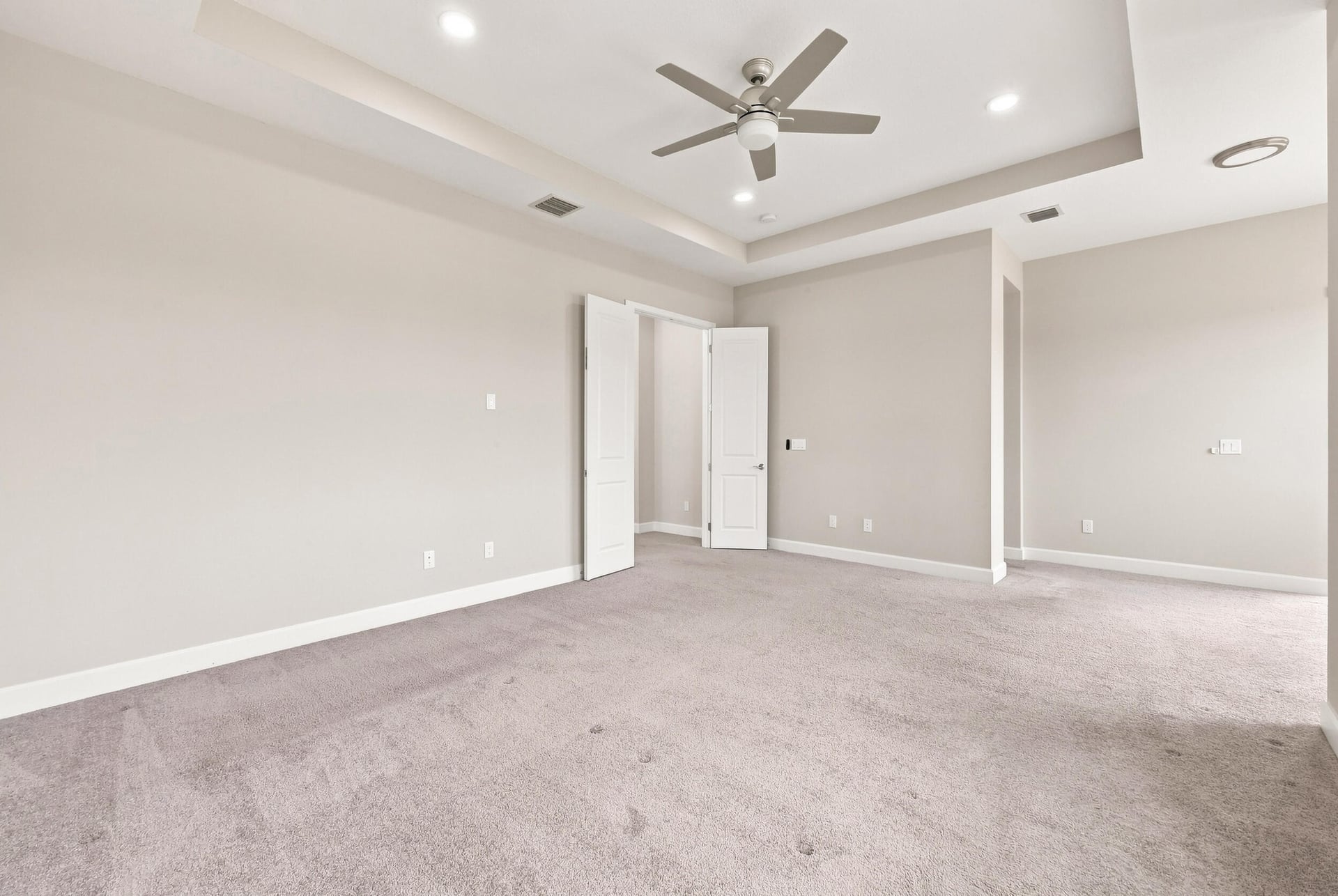  Residence photo 100